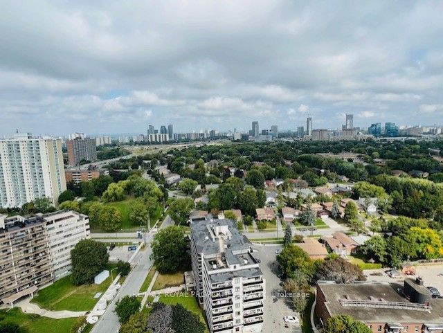 10 Deerlick Crt, #2207
