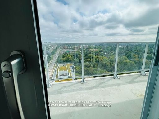 10 Deerlick Crt, #2207