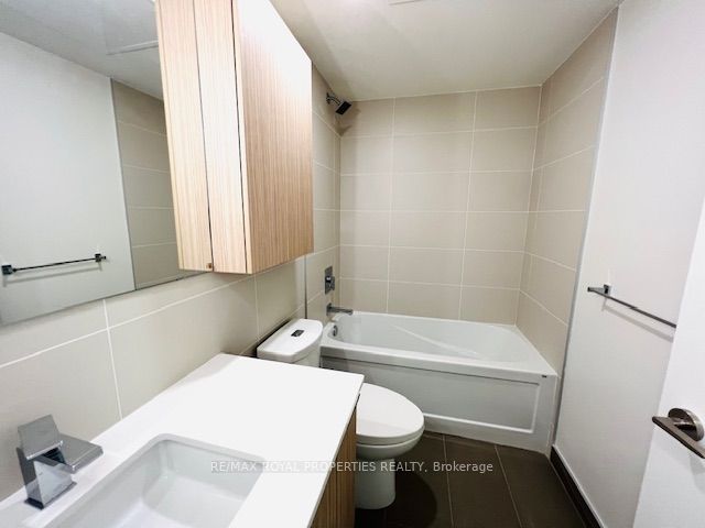 10 Deerlick Crt, #2207