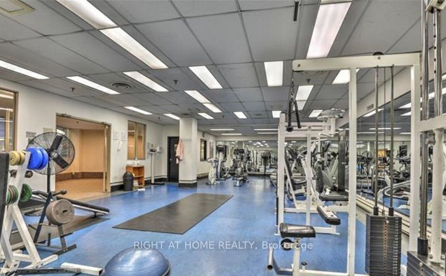 711 Bay St, #1616