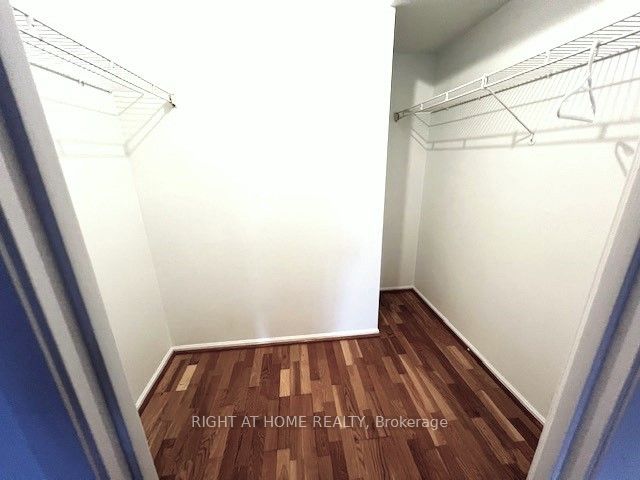 711 Bay St, #1616