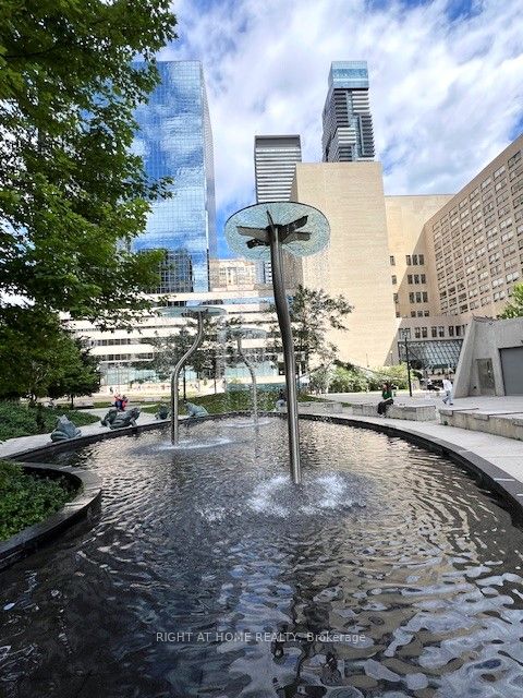 711 Bay St, #1616