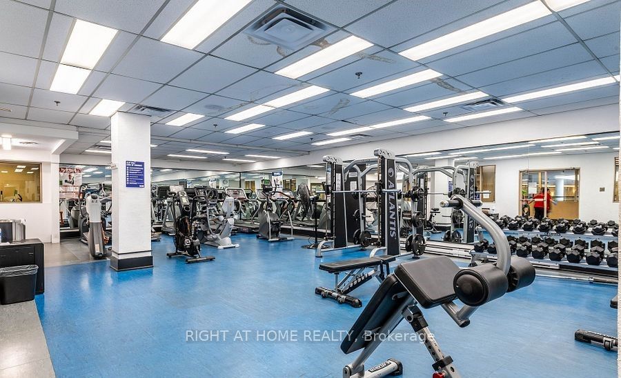 711 Bay St, #1616