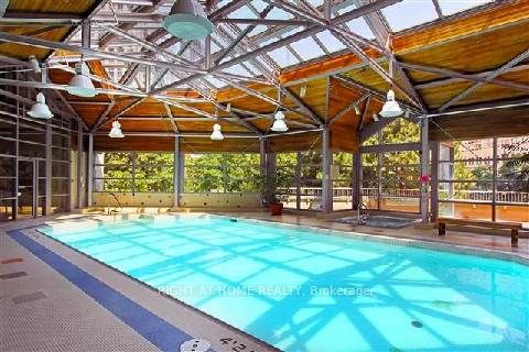 711 Bay St, #1616