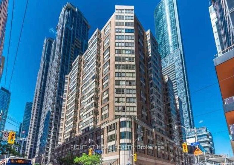711 Bay St, #1616