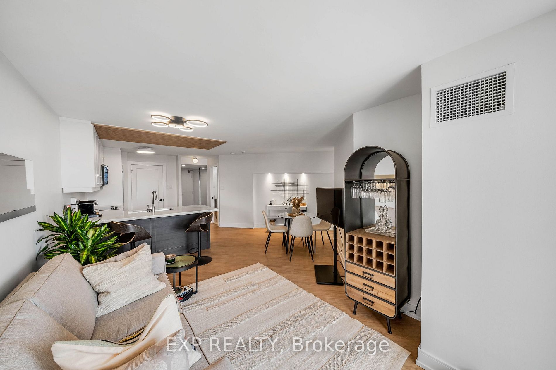 77 Maitland Pl, #1905