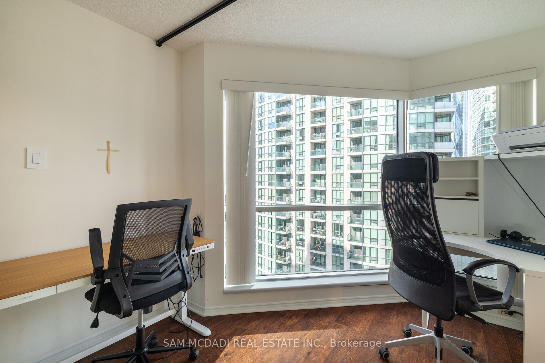 10 Yonge St, #1404