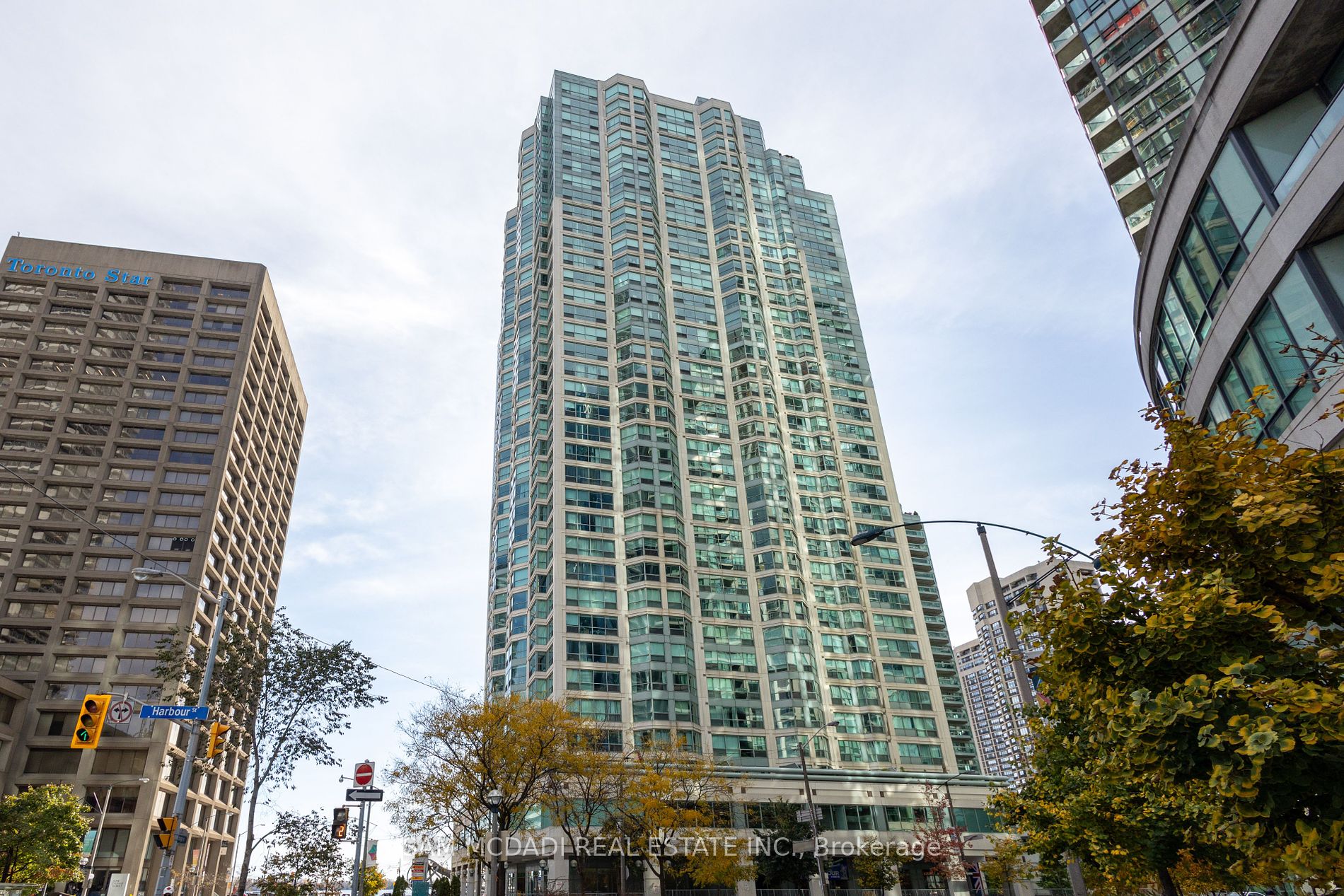 10 Yonge St, #1404