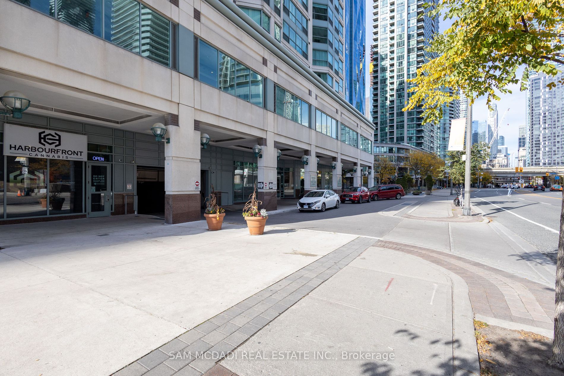10 Yonge St, #1404