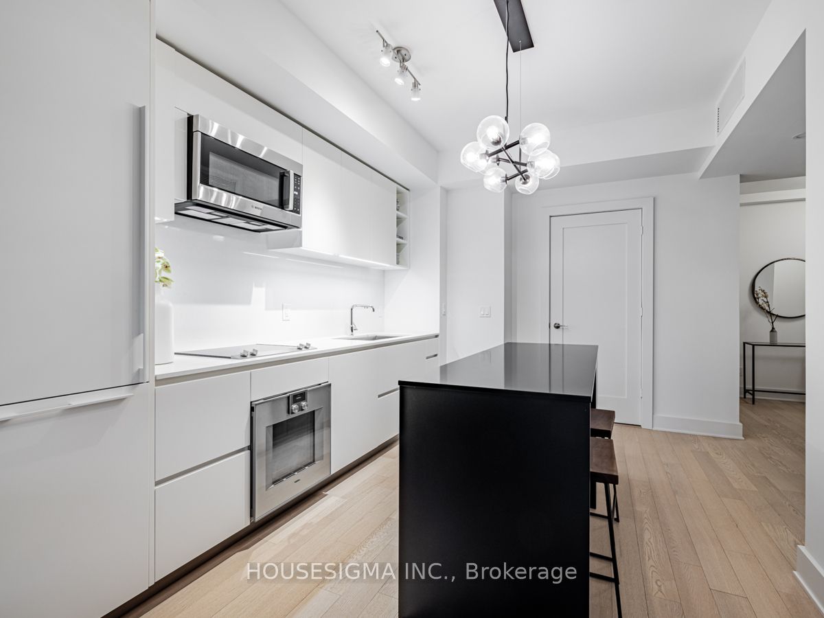 128 Pears Ave, #302