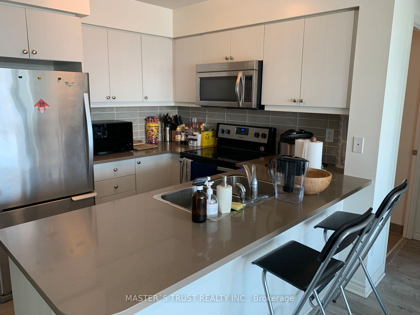 25 Lower Simcoe St, #809
