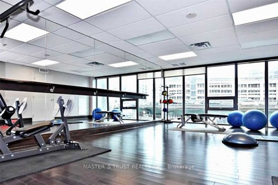 25 Lower Simcoe St, #809