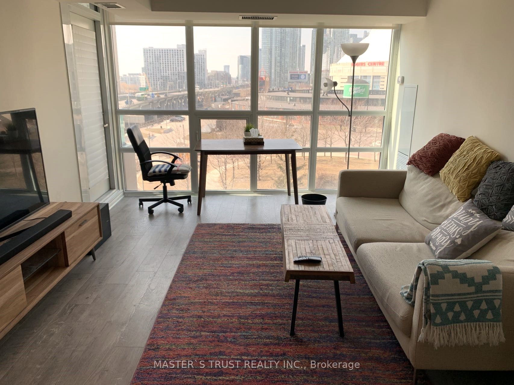 25 Lower Simcoe St, #809