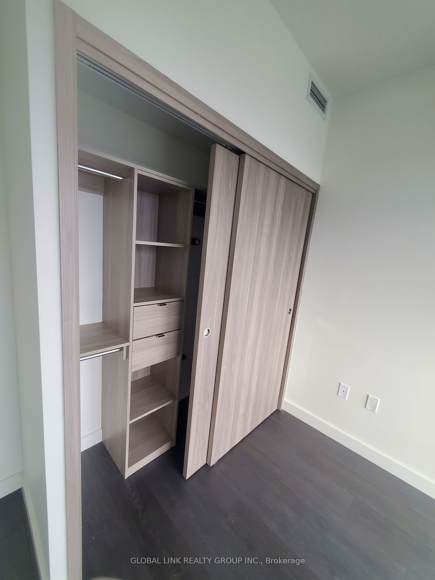 95 MCMAHON Dr, #3502