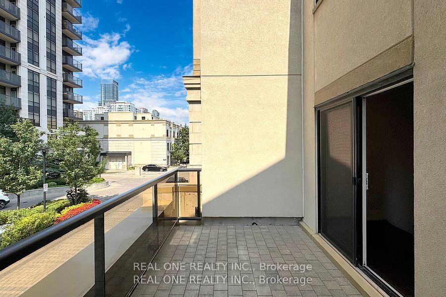 115 Harrison Garden Blvd, #Th 49