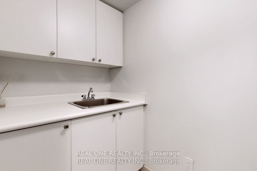 115 Harrison Garden Blvd, #Th 49