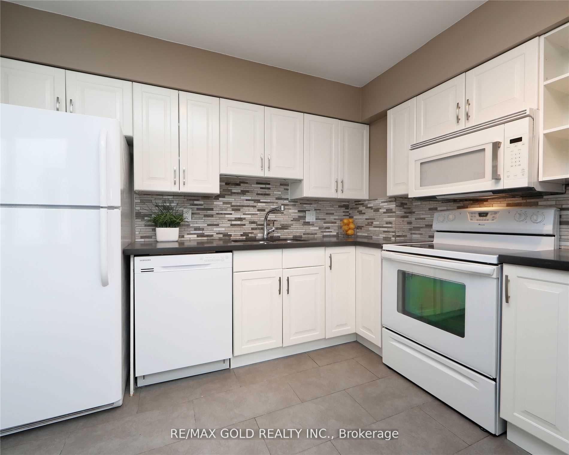 260 Queens Quay W, #1406