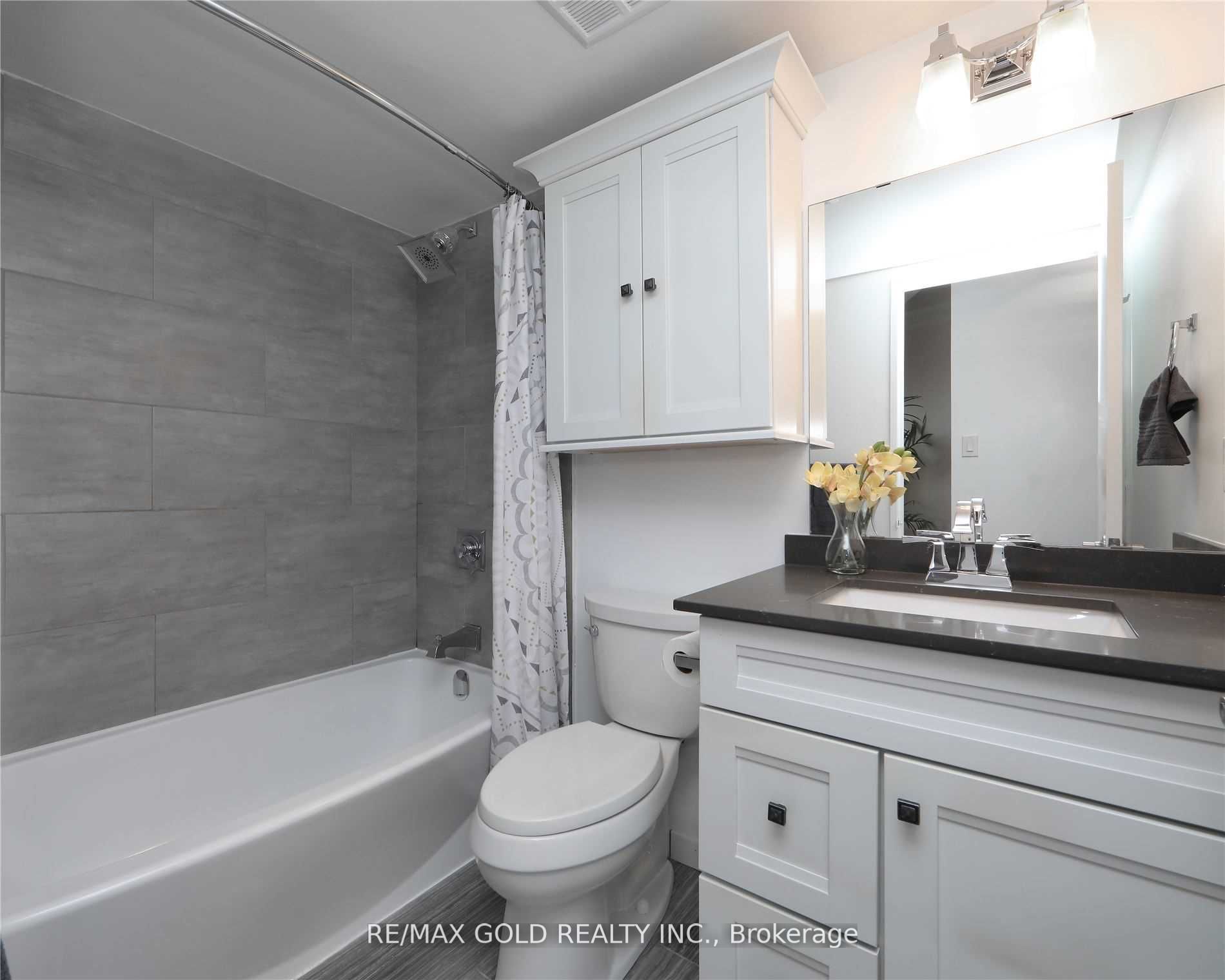 260 Queens Quay W, #1406