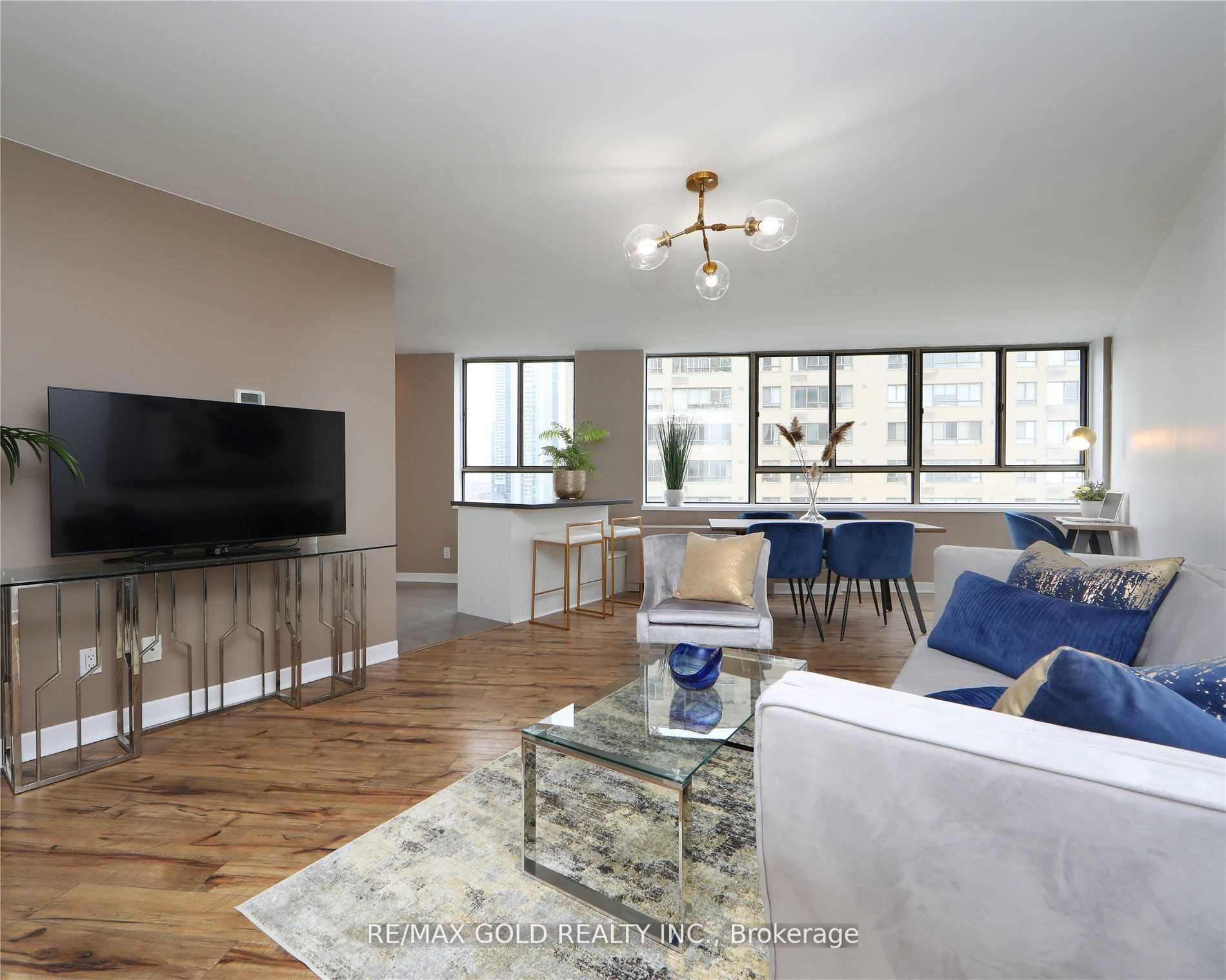 260 Queens Quay W, #1406