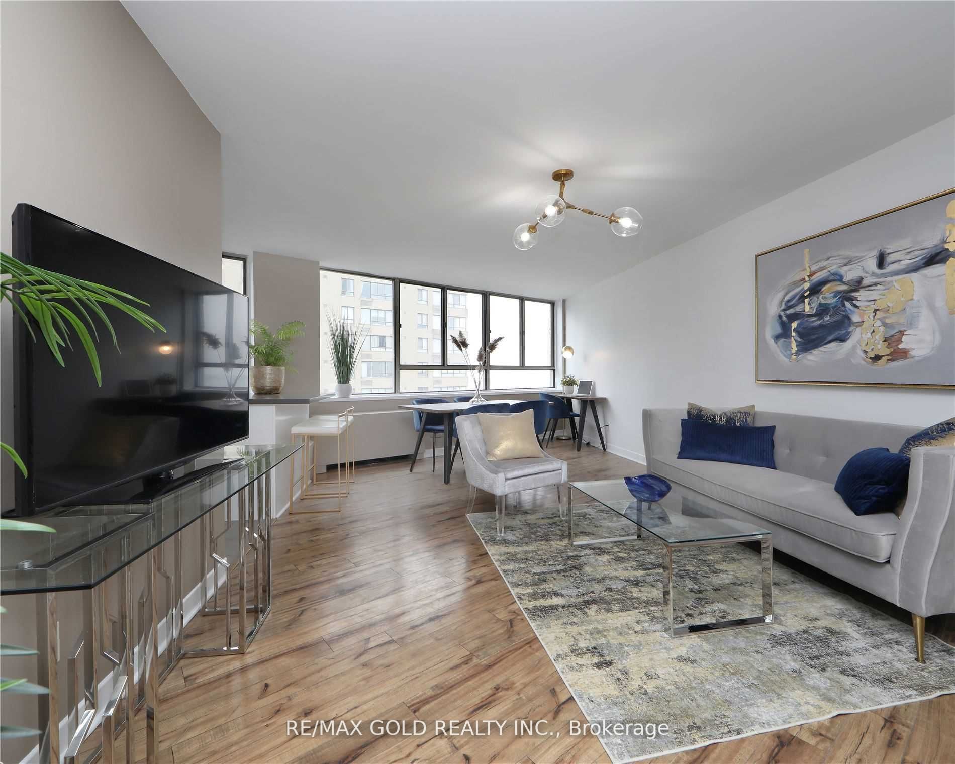 260 Queens Quay W, #1406