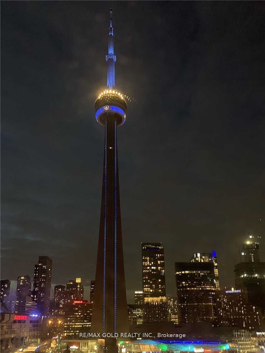260 Queens Quay W, #1406