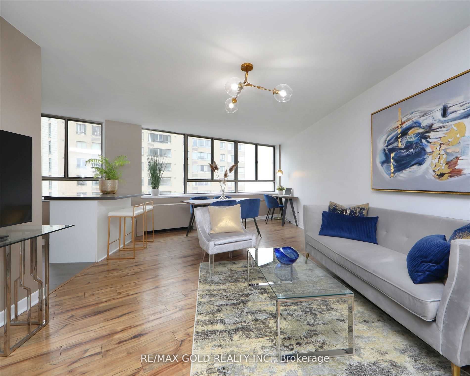 260 Queens Quay W, #1406