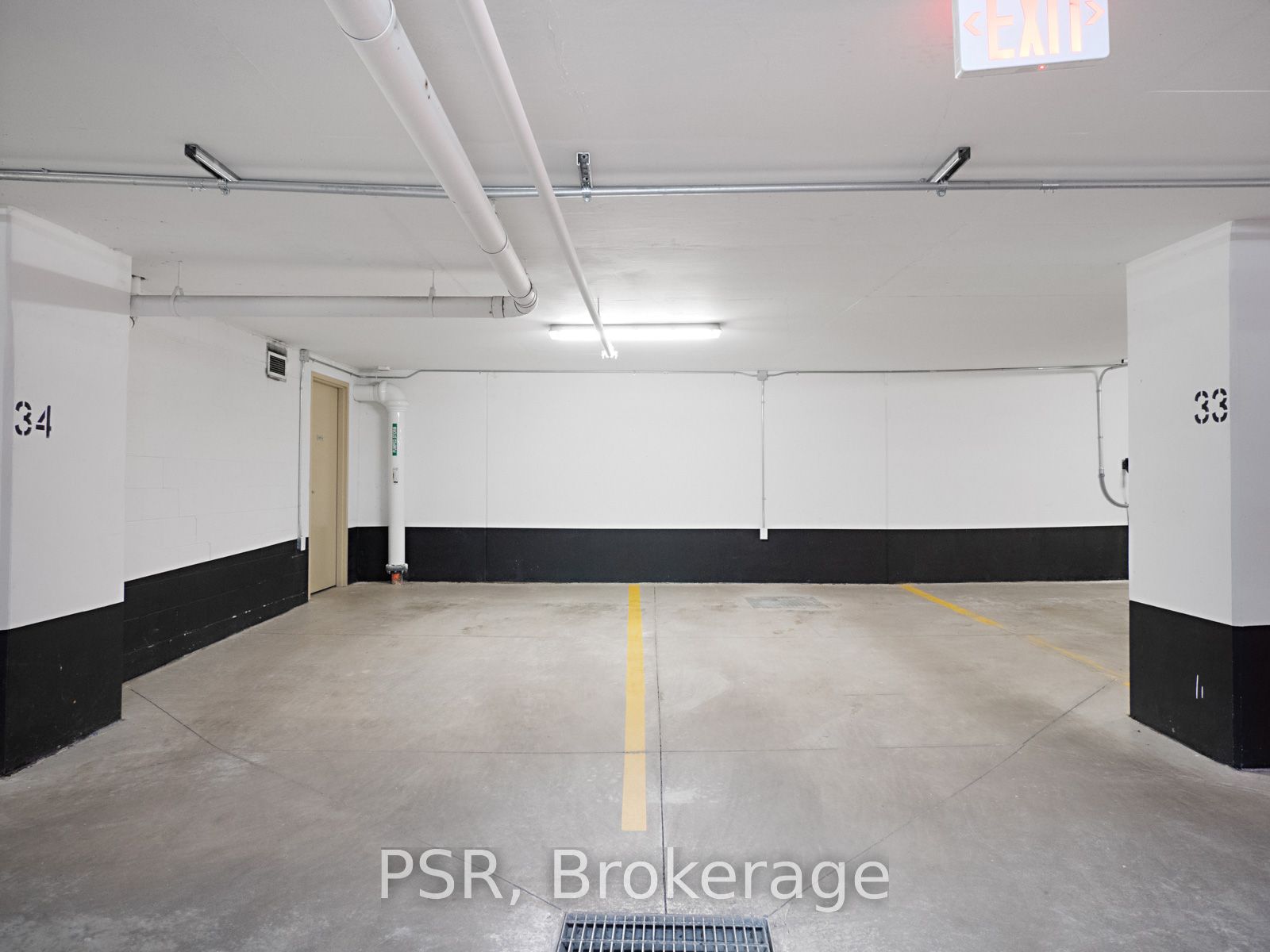 77 Charles St W, #906