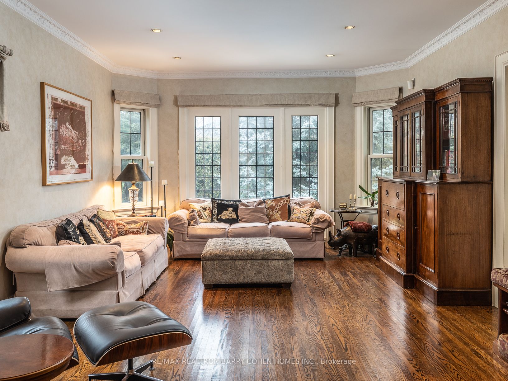 253 Dunvegan Rd