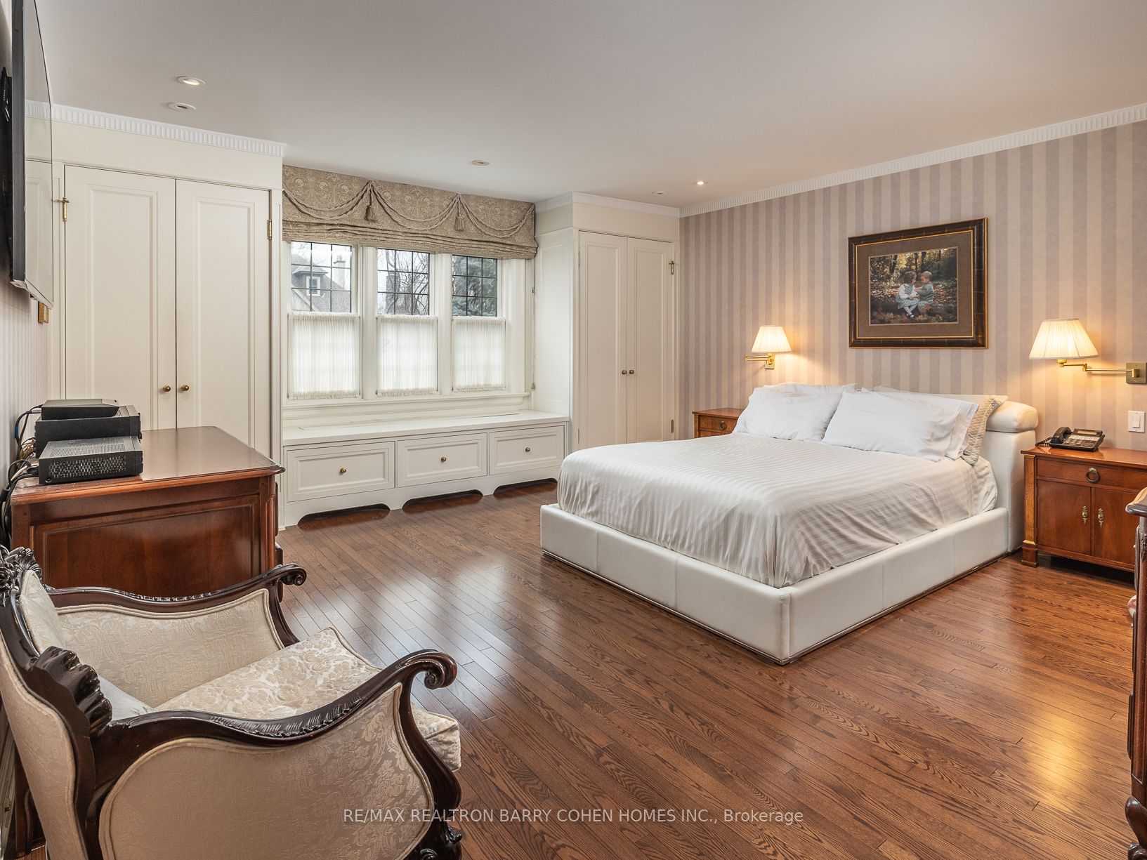 253 Dunvegan Rd