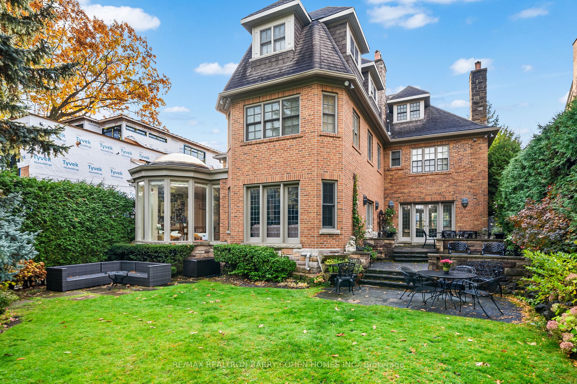 253 Dunvegan Rd