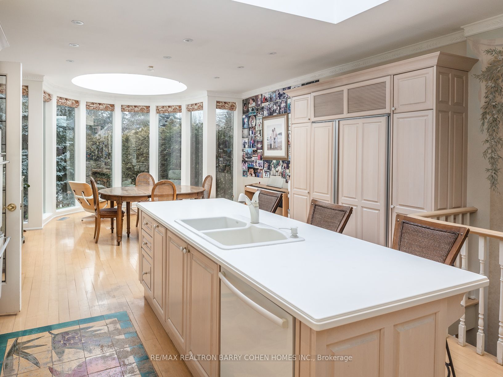253 Dunvegan Rd