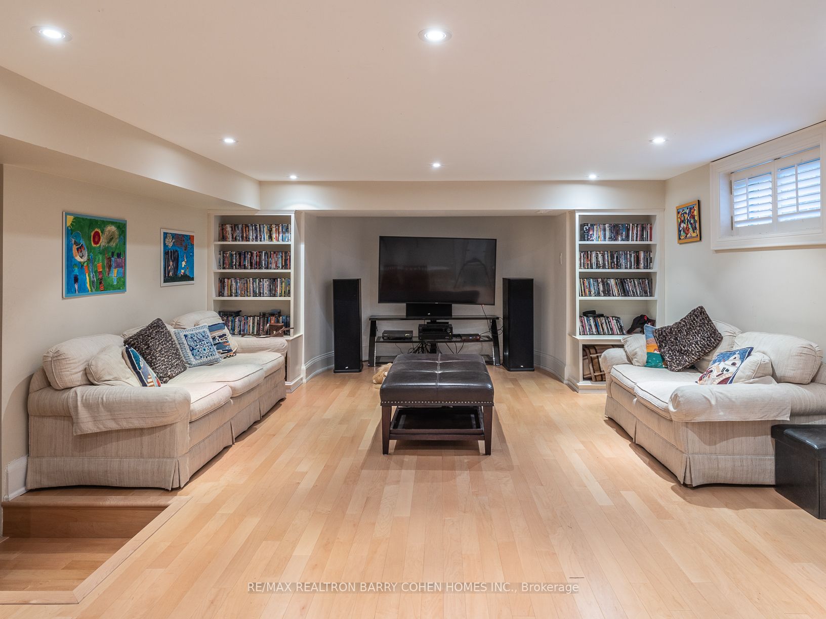 253 Dunvegan Rd