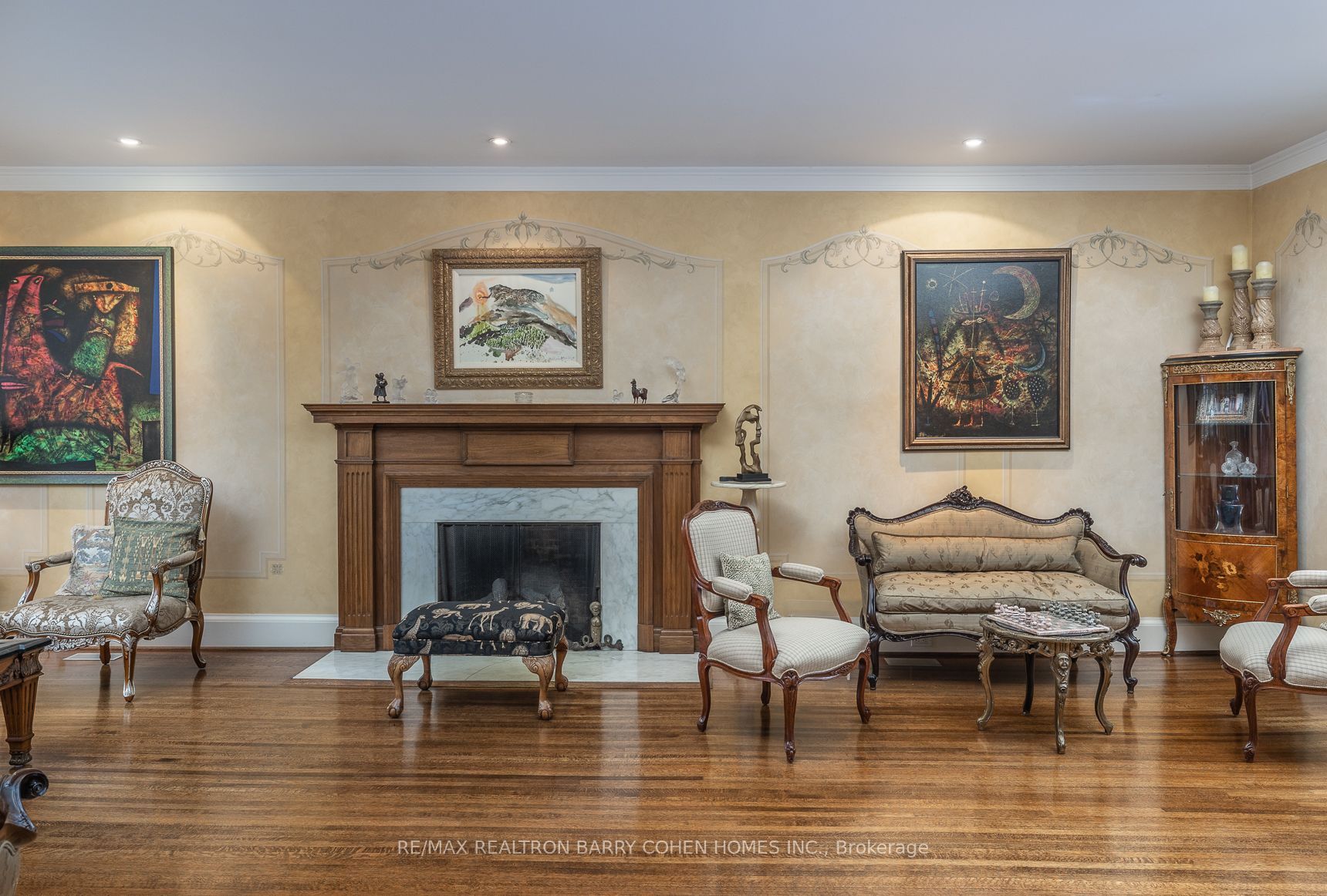 253 Dunvegan Rd