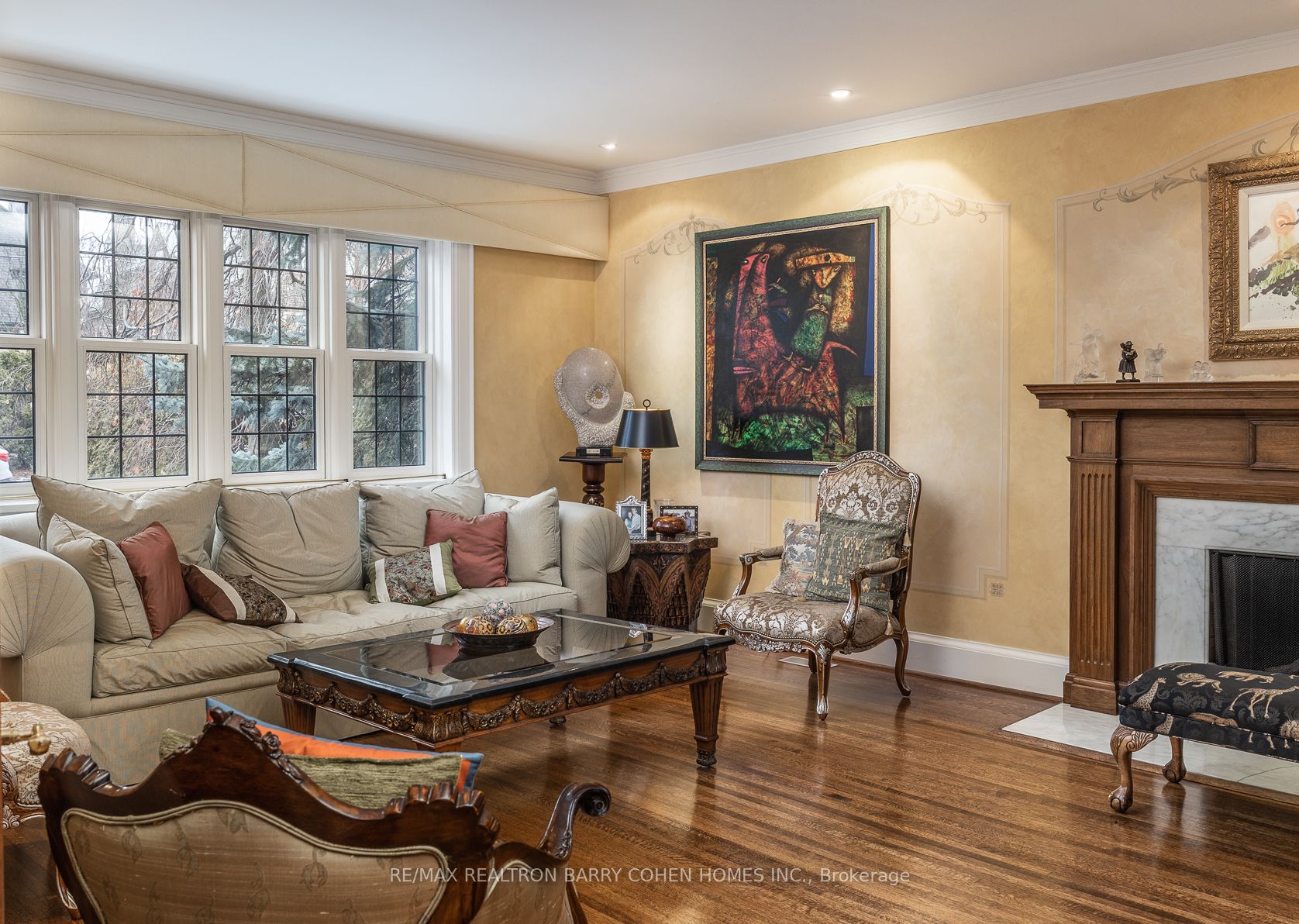 253 Dunvegan Rd