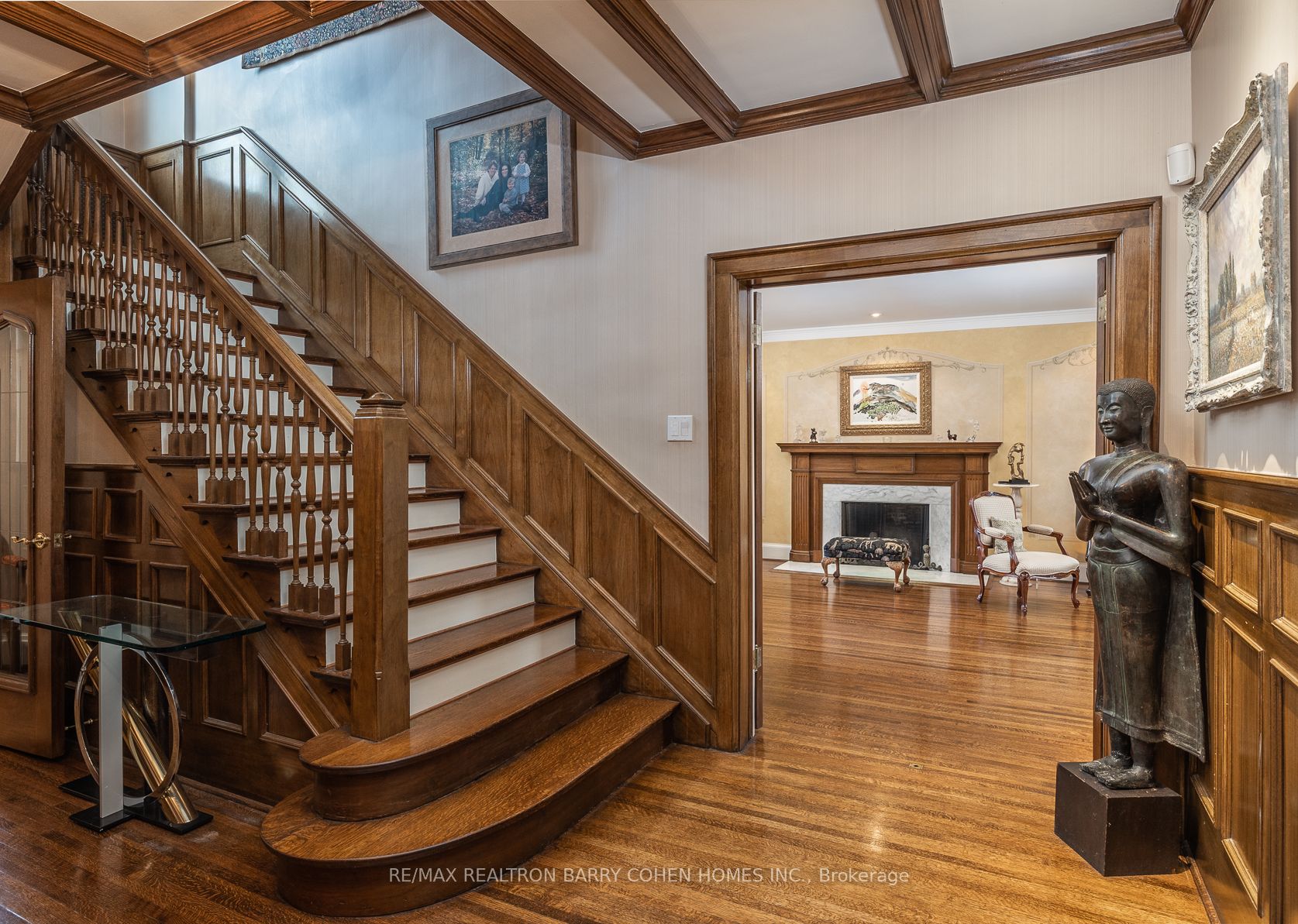 253 Dunvegan Rd