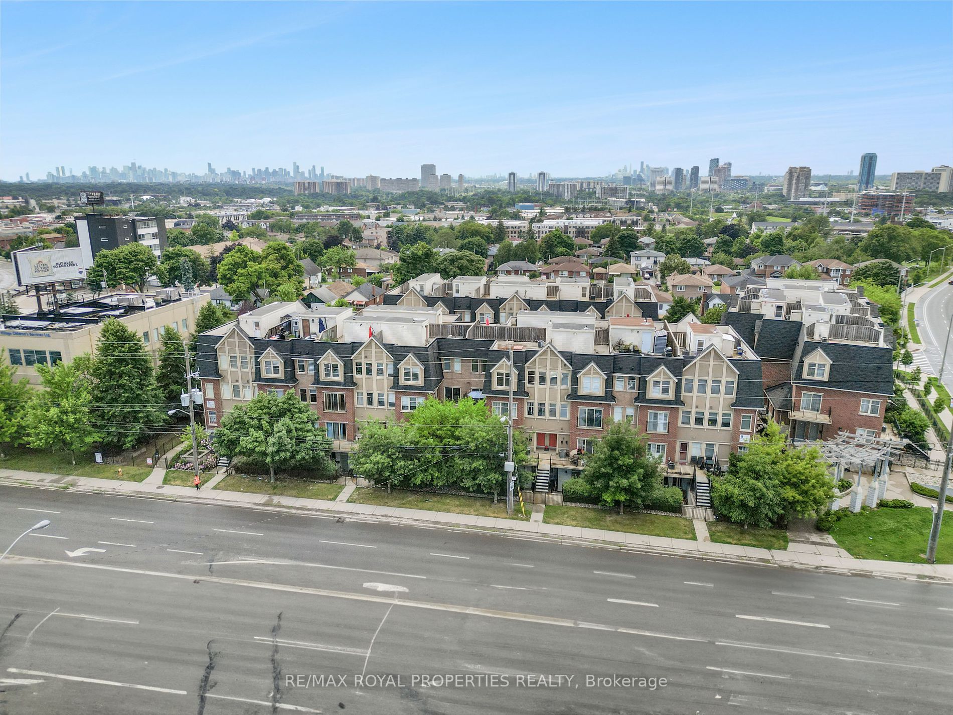 1496 Victoria Park Ave, #119