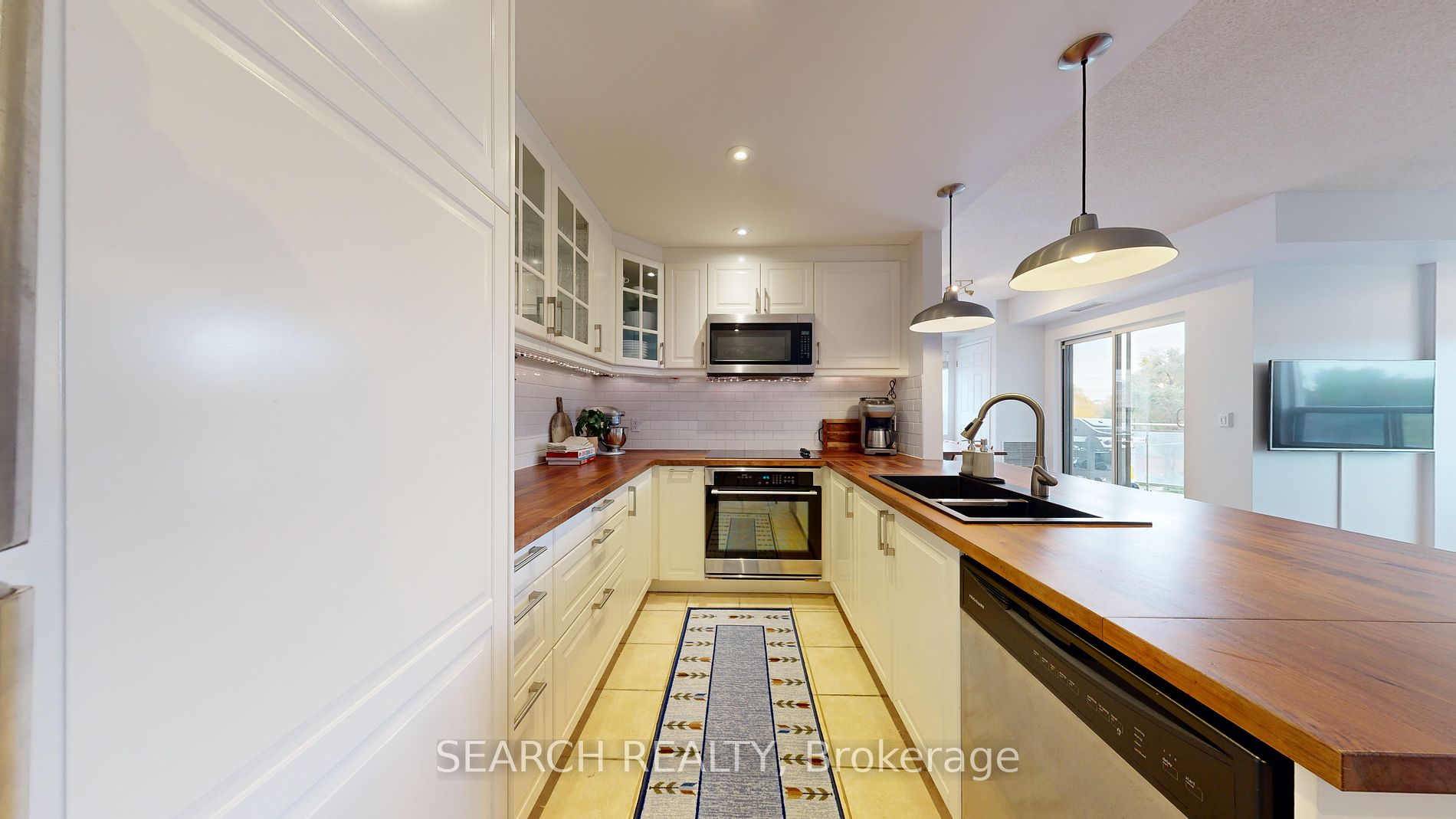 778 Sheppard Ave W, #306