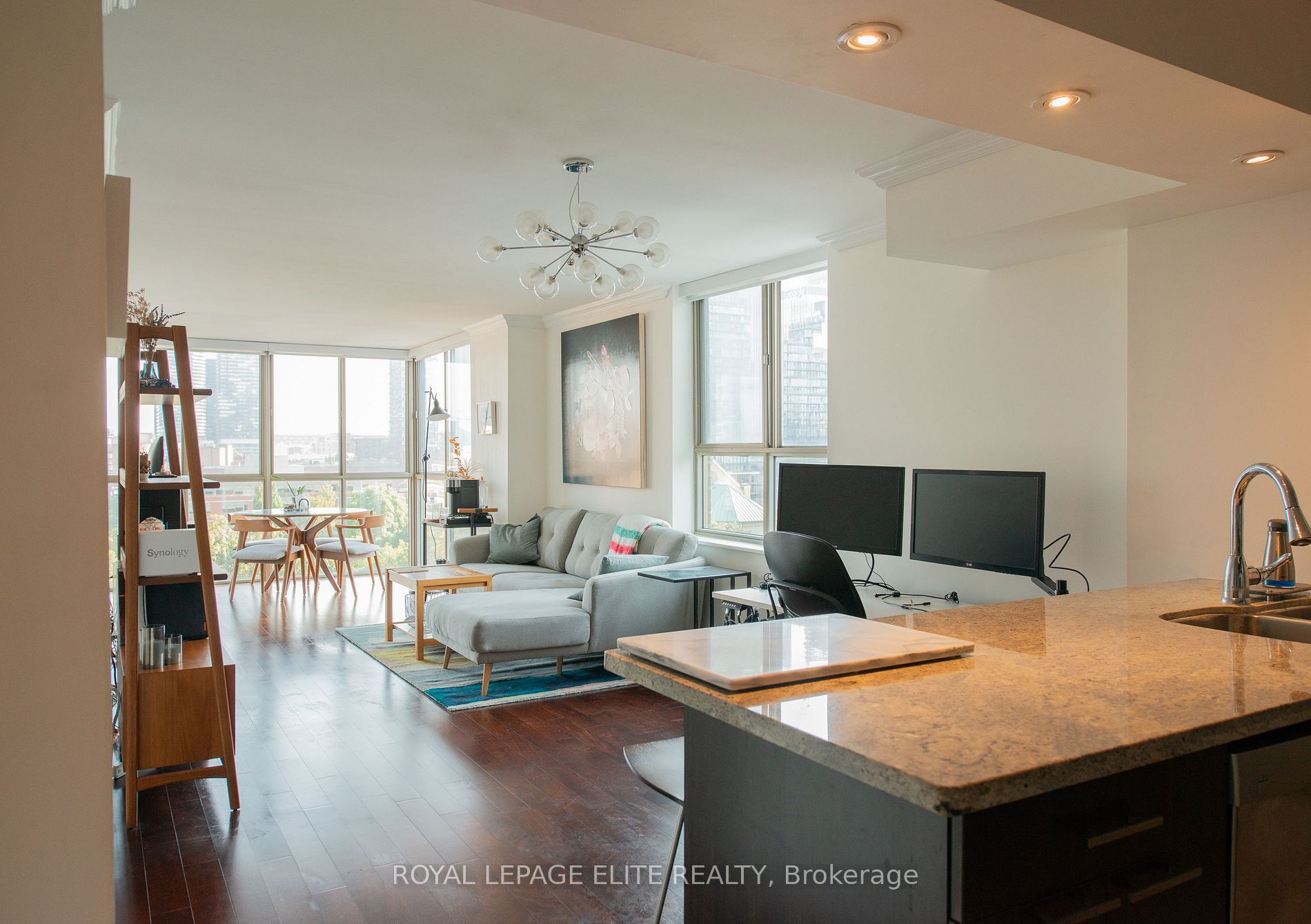 95 LOMBARD St, #904