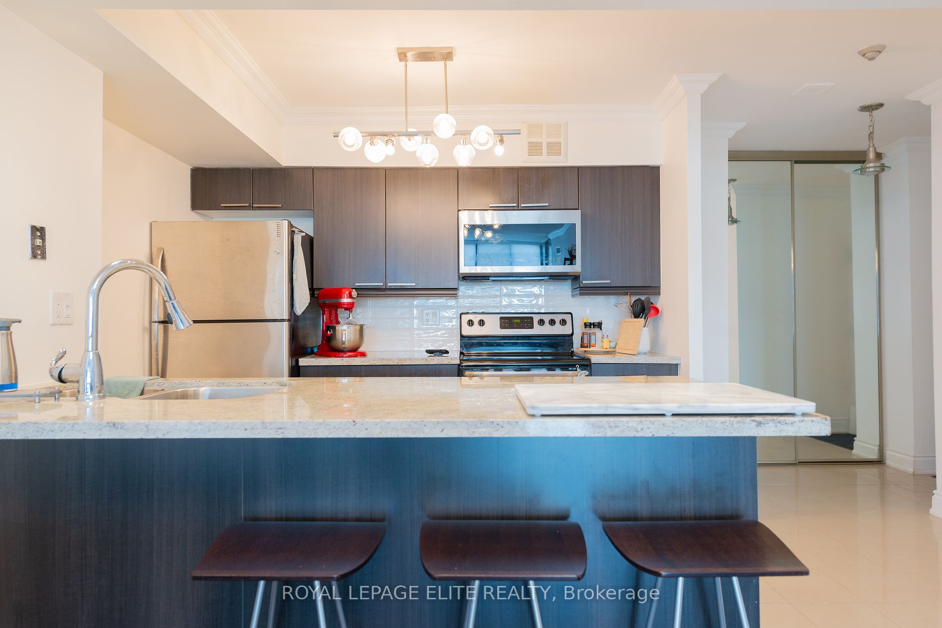 95 LOMBARD St, #904