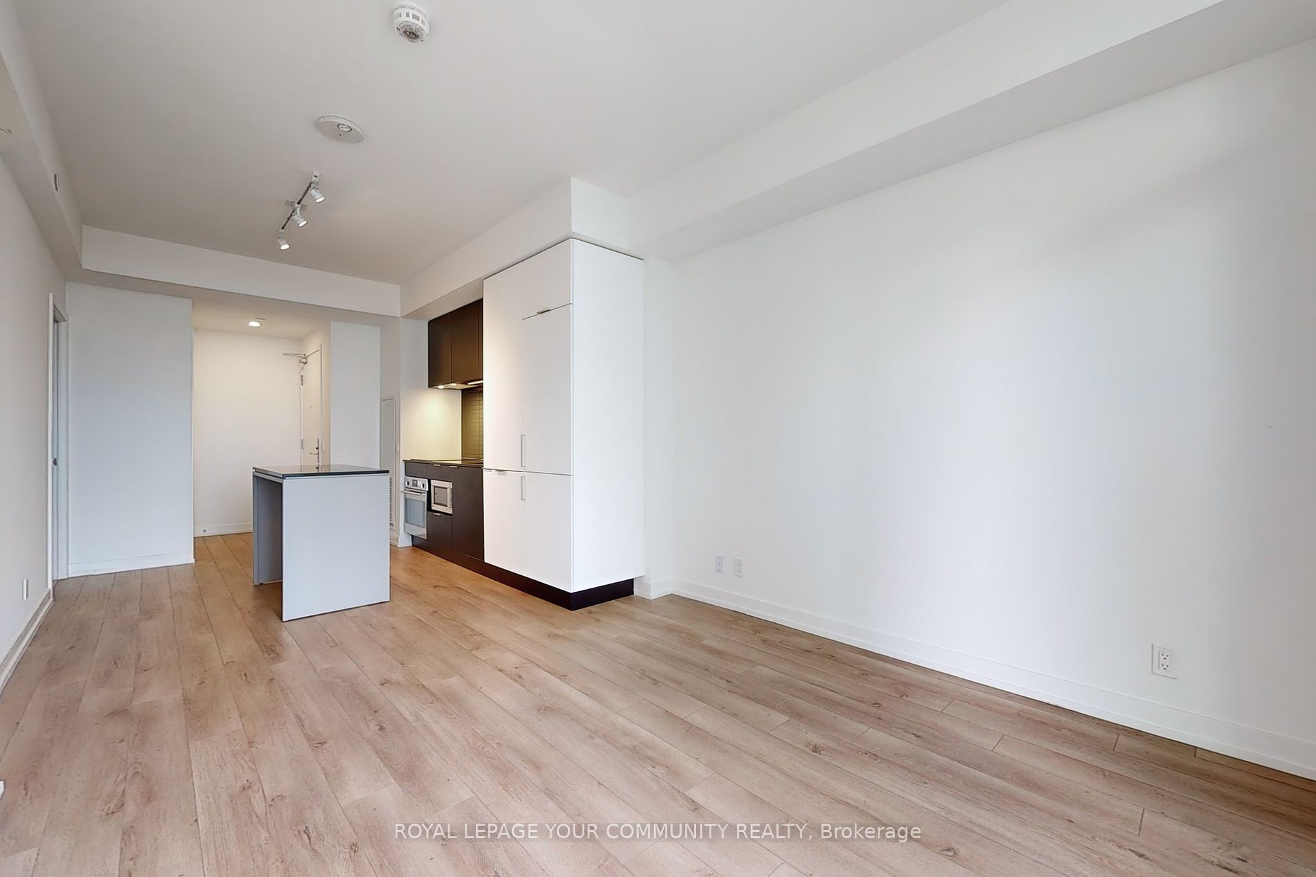 33 Helendale Ave, #1713