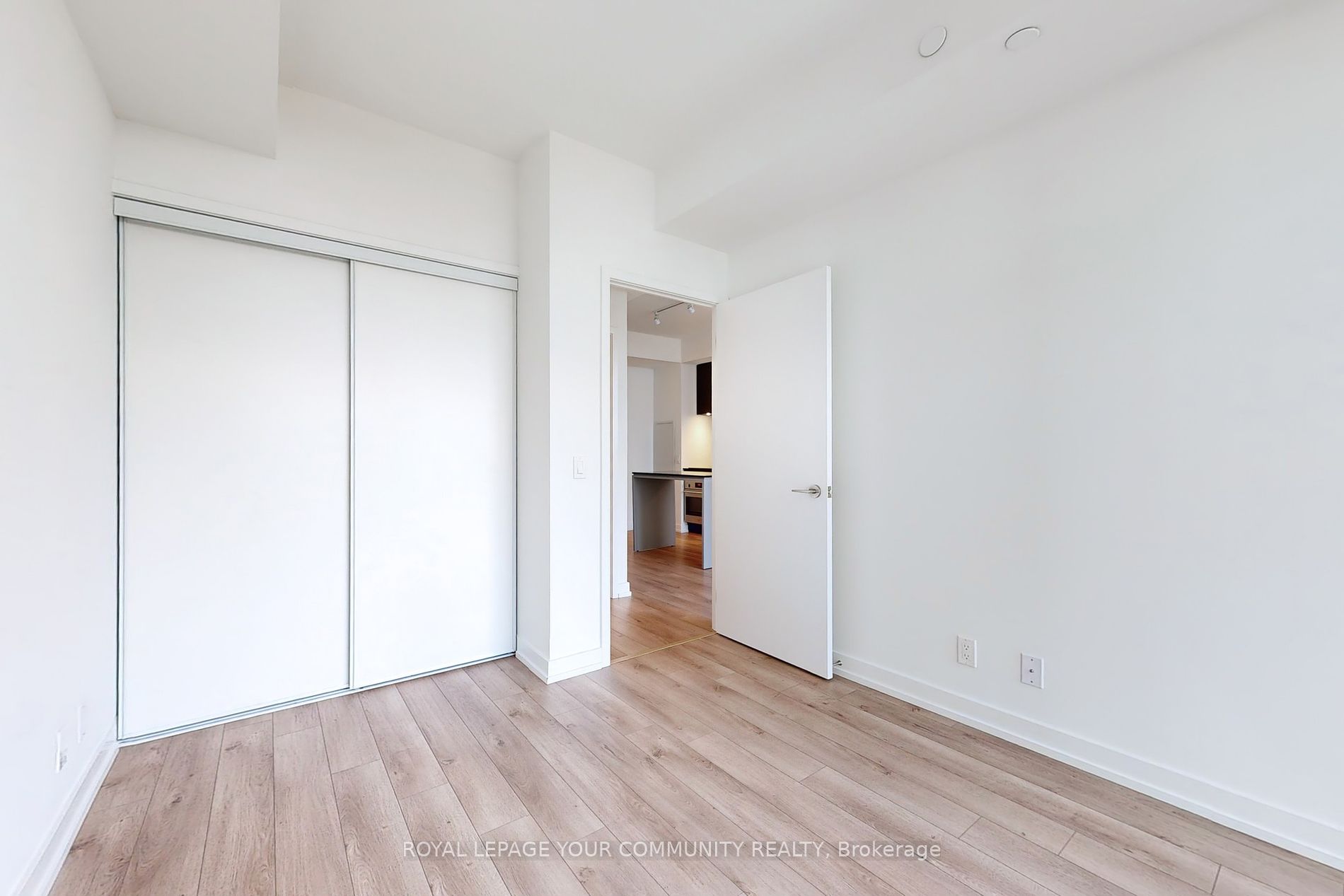 33 Helendale Ave, #1713