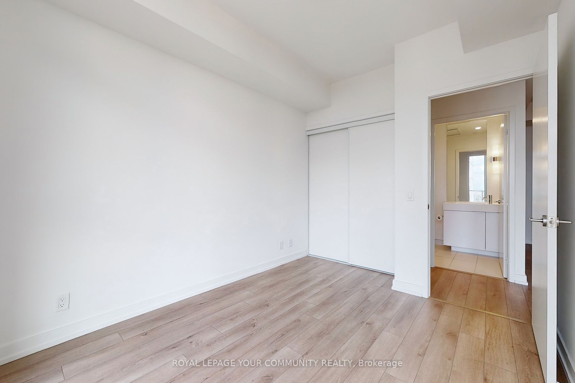 33 Helendale Ave, #1713