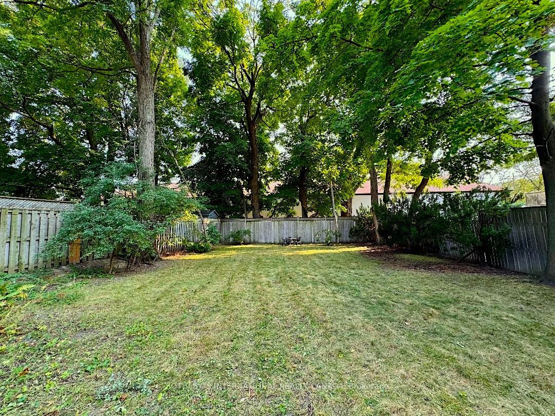 147 Farnham Ave