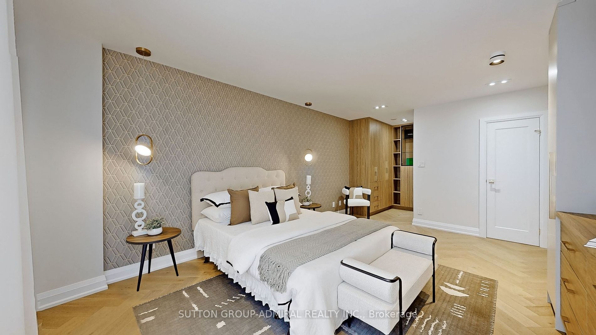 616 Avenue Rd, #602