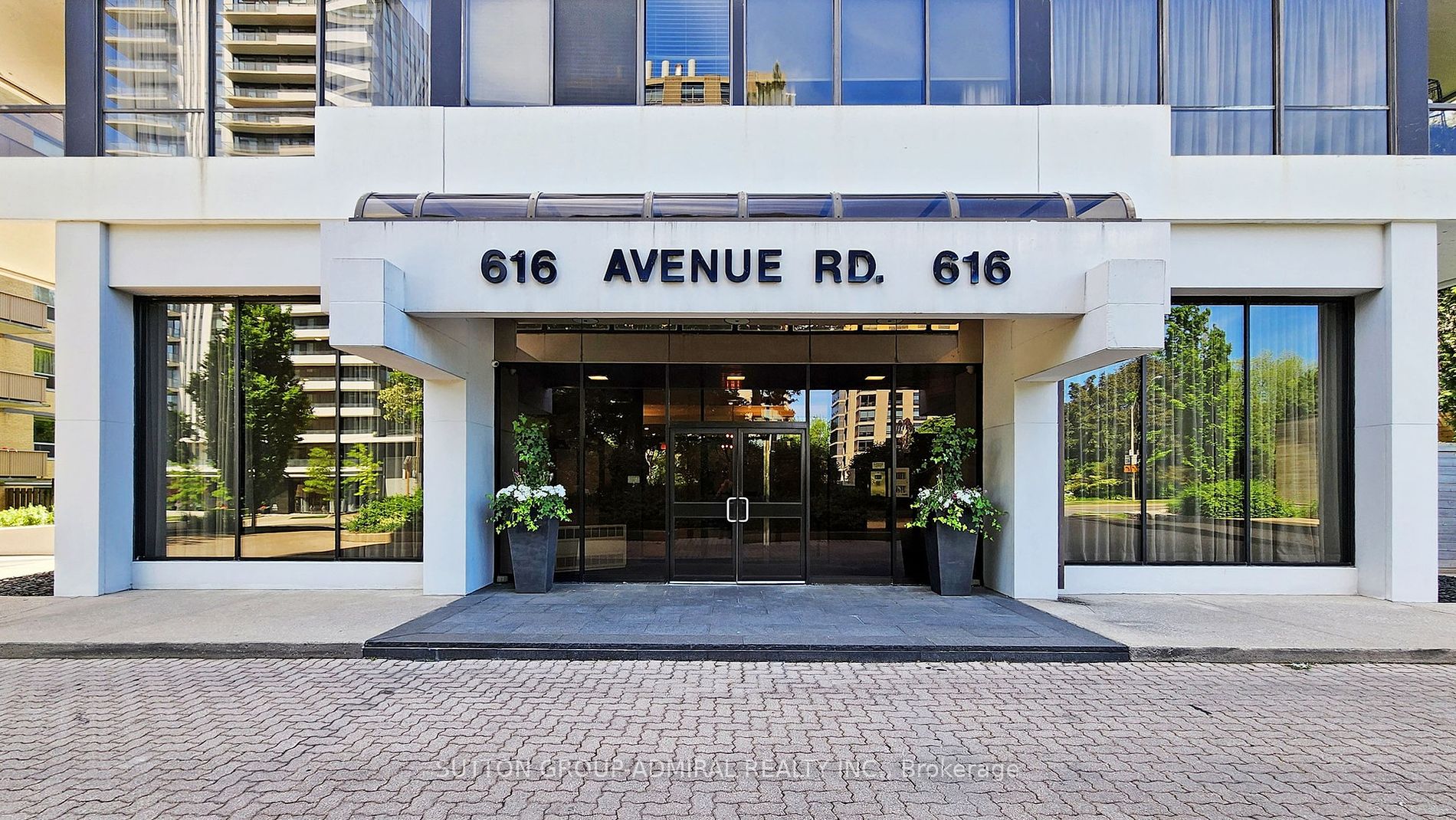616 Avenue Rd, #602