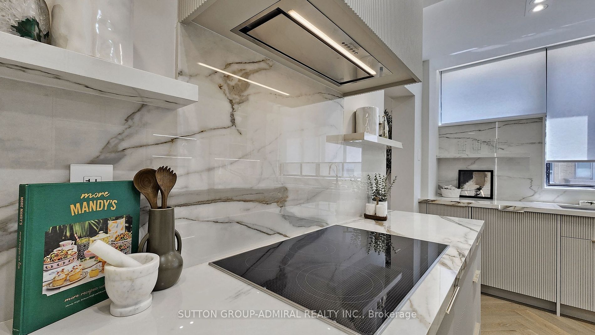 616 Avenue Rd, #602