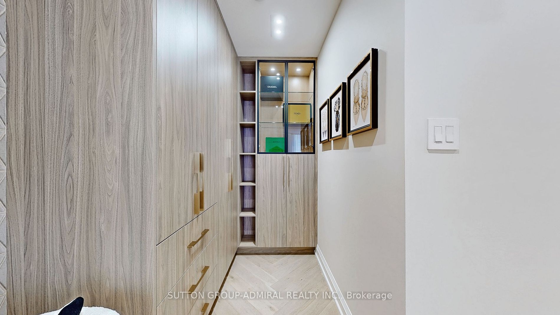 616 Avenue Rd, #602