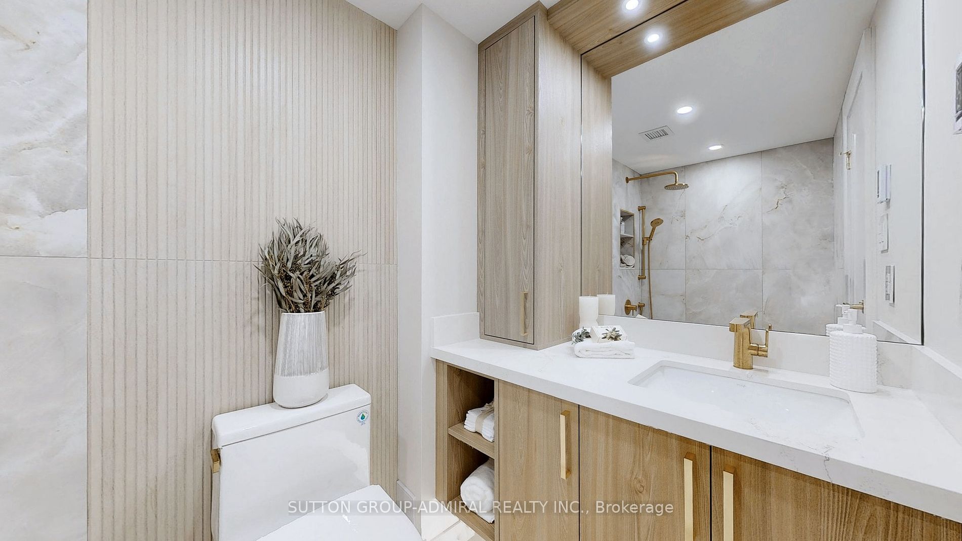 616 Avenue Rd, #602