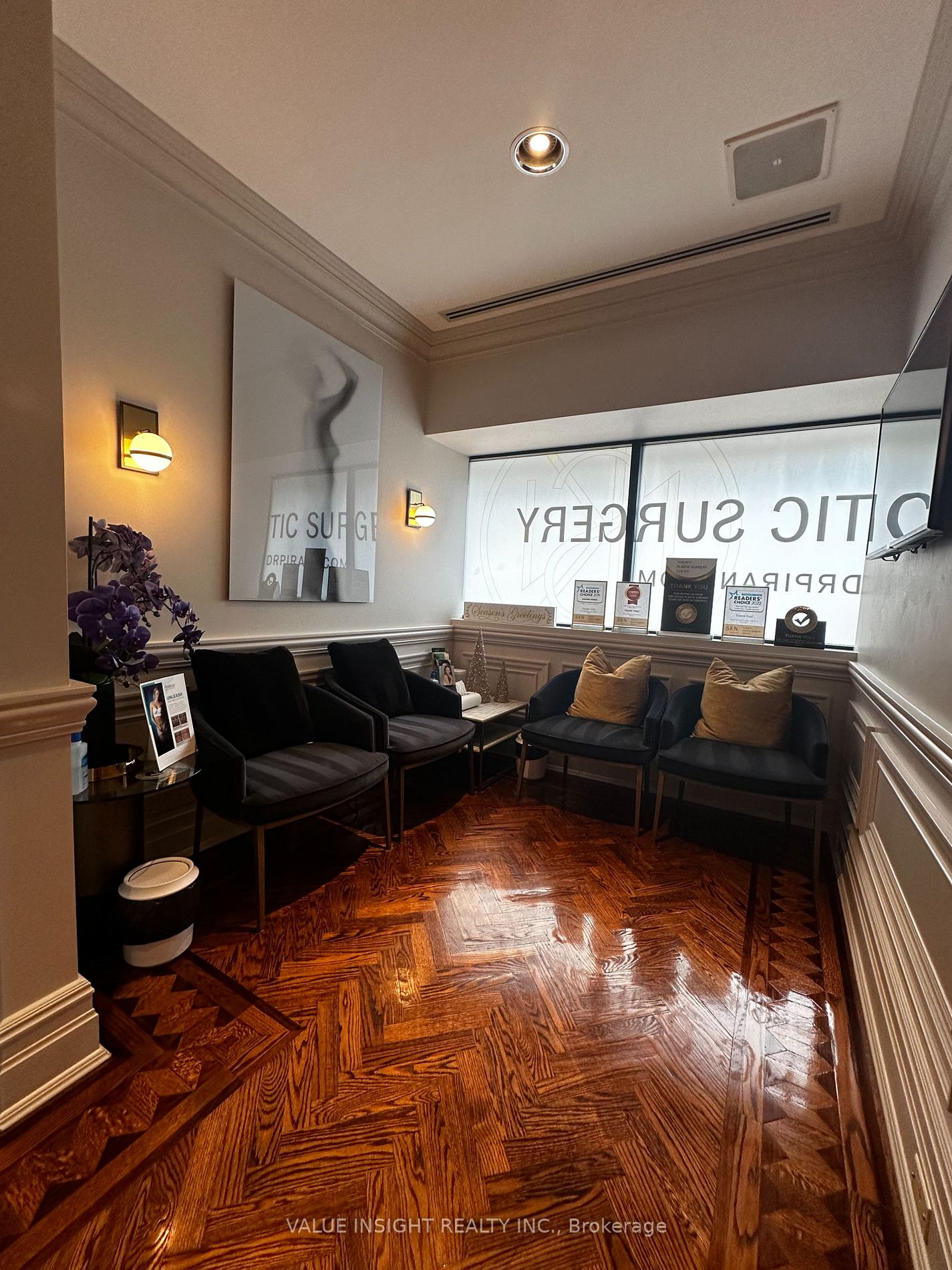 199 Avenue Rd, #Unit 2D