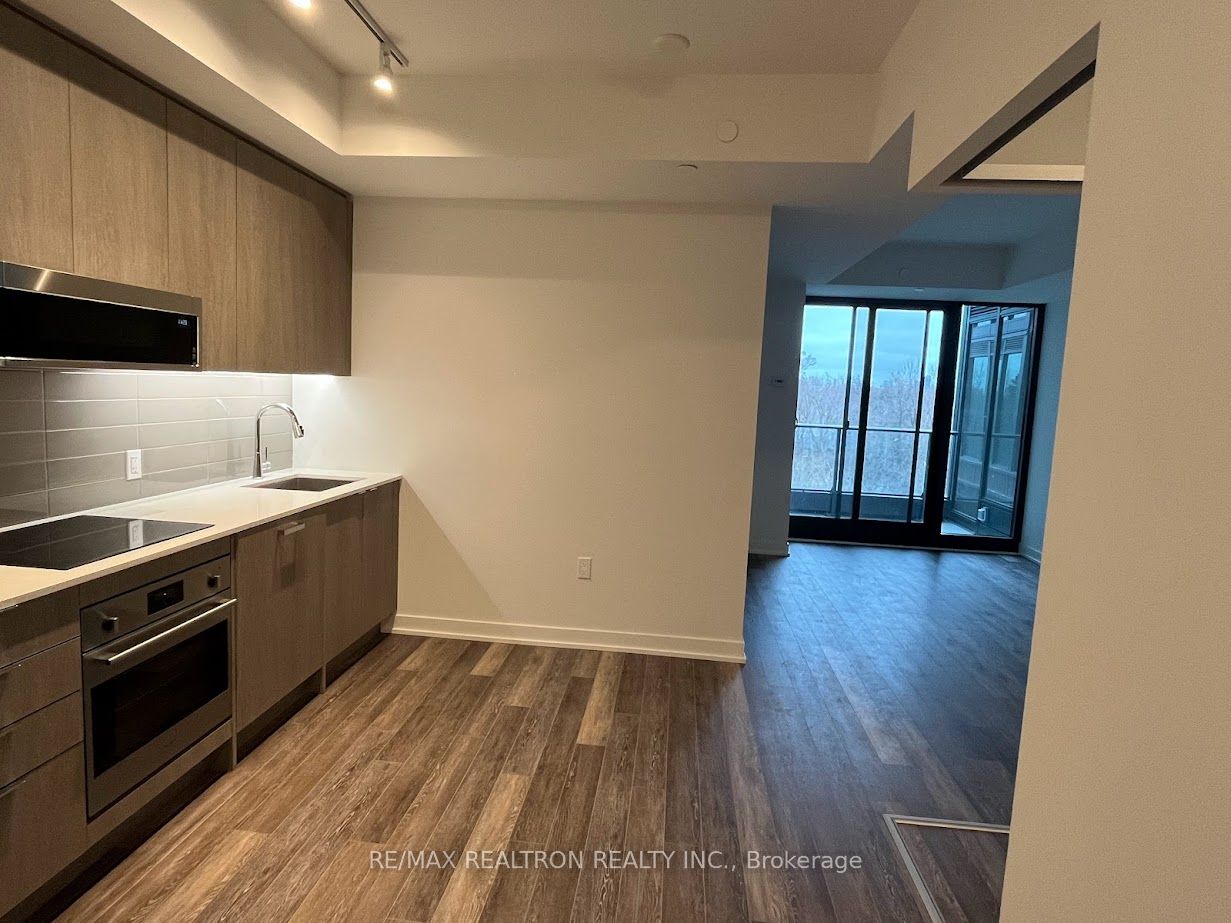 250 Lawrence Ave W, #601